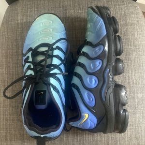NIKE VAPORMAX PLUS SHOES
